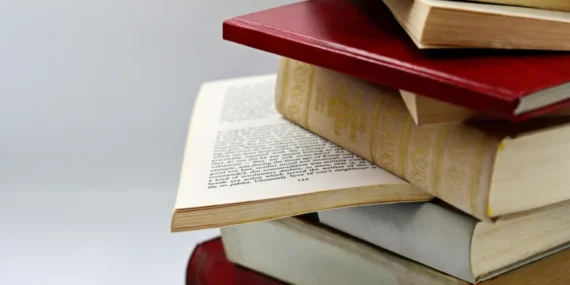 Cara Menulis Tokoh dengan Profesi yang Tidak Kamu Kuasai