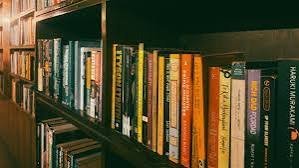 Bagaimana Proses Penerbitan Buku dari Naskah hingga ke Toko Buku