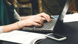 Menulis Skripsi Cepat Tanpa Stres dengan Teknik Daily Writing